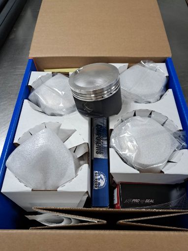Bild von Mercedes M102.962 - Special made JE pistons - With skirt coating